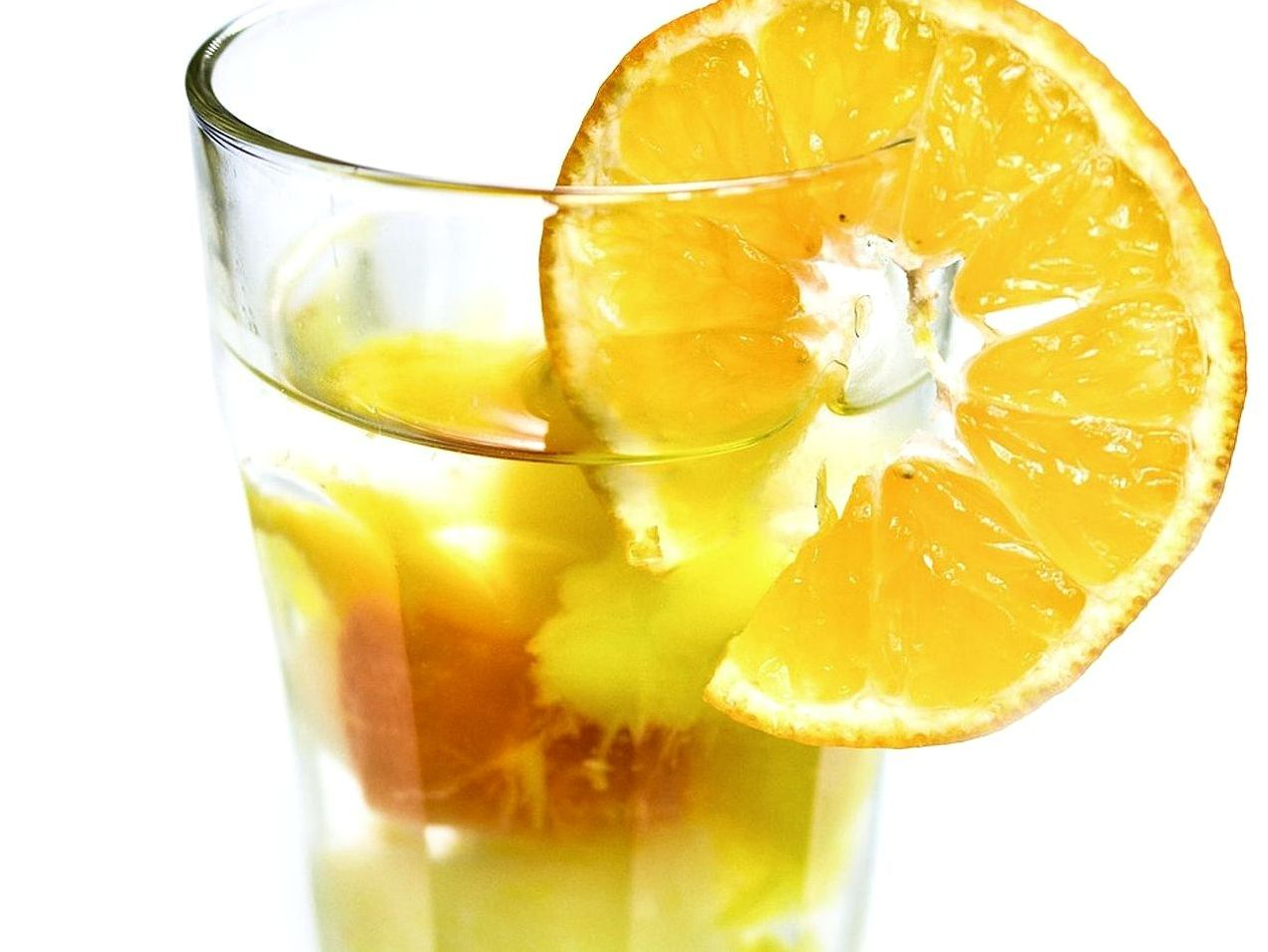 Jugos prensados con frutas de estación garantizado